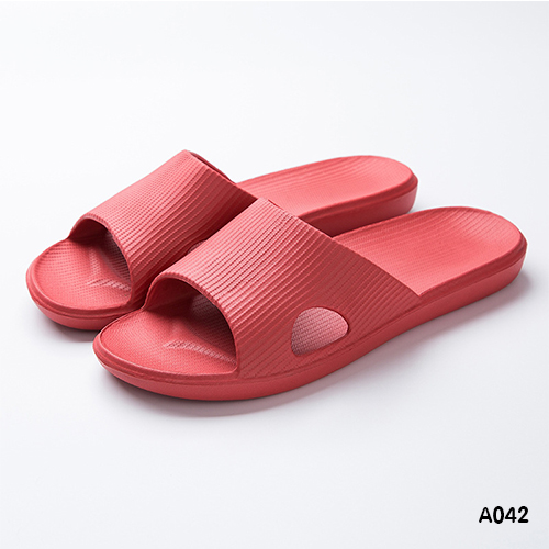 A042 รองเท้าแตะพื้นเรียบเพื่อสุขภาพ รุ่น  Classic Slide 